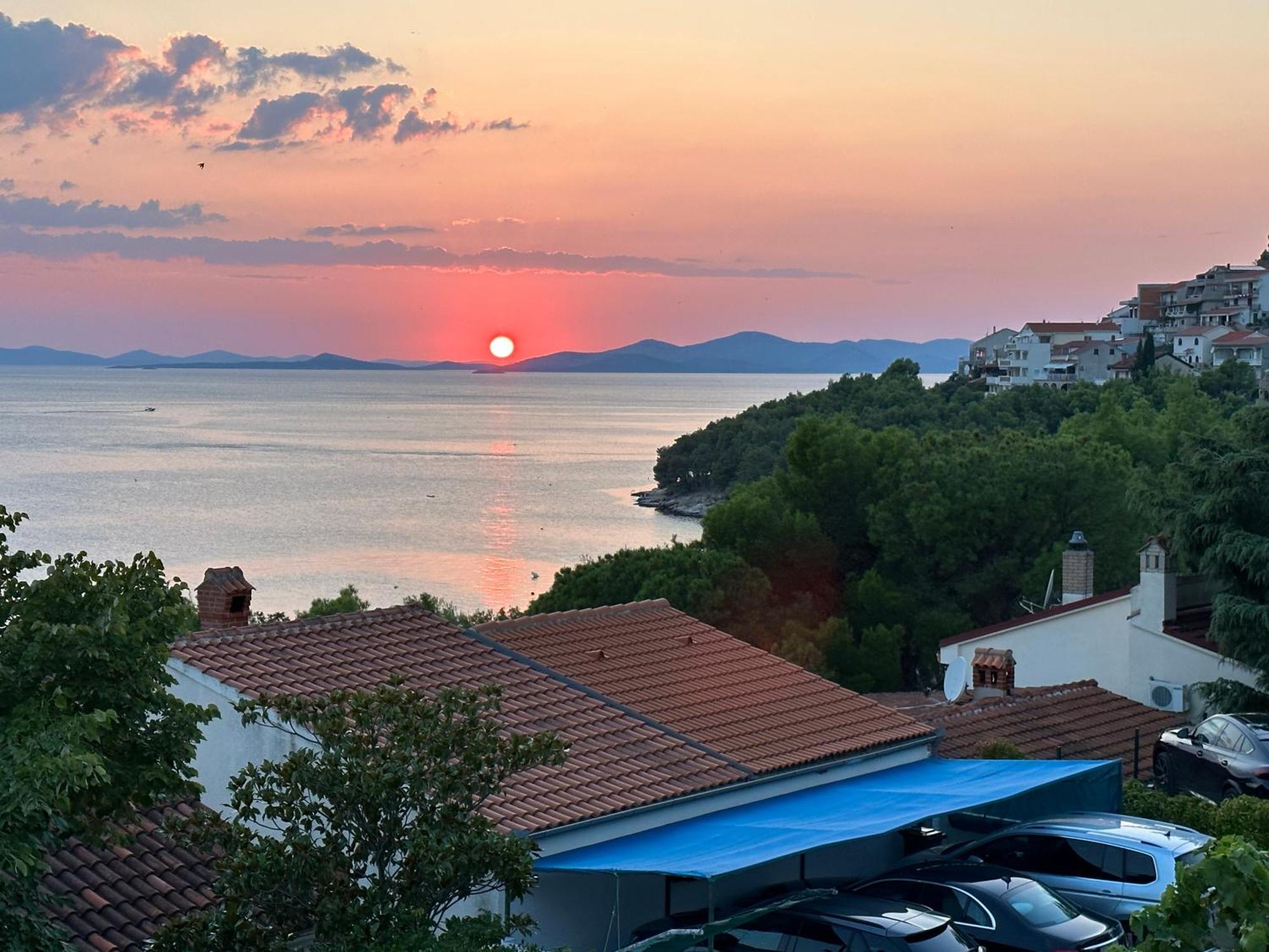 Apartment Mona 1, Fantastischer Meerblick Drage Εξωτερικό φωτογραφία