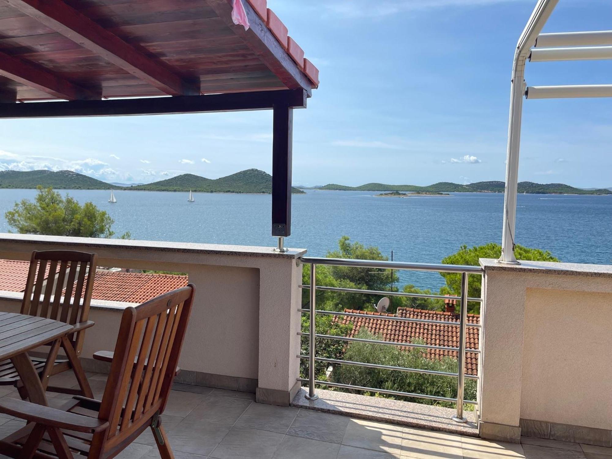 Apartment Mona 1, Fantastischer Meerblick Drage Εξωτερικό φωτογραφία