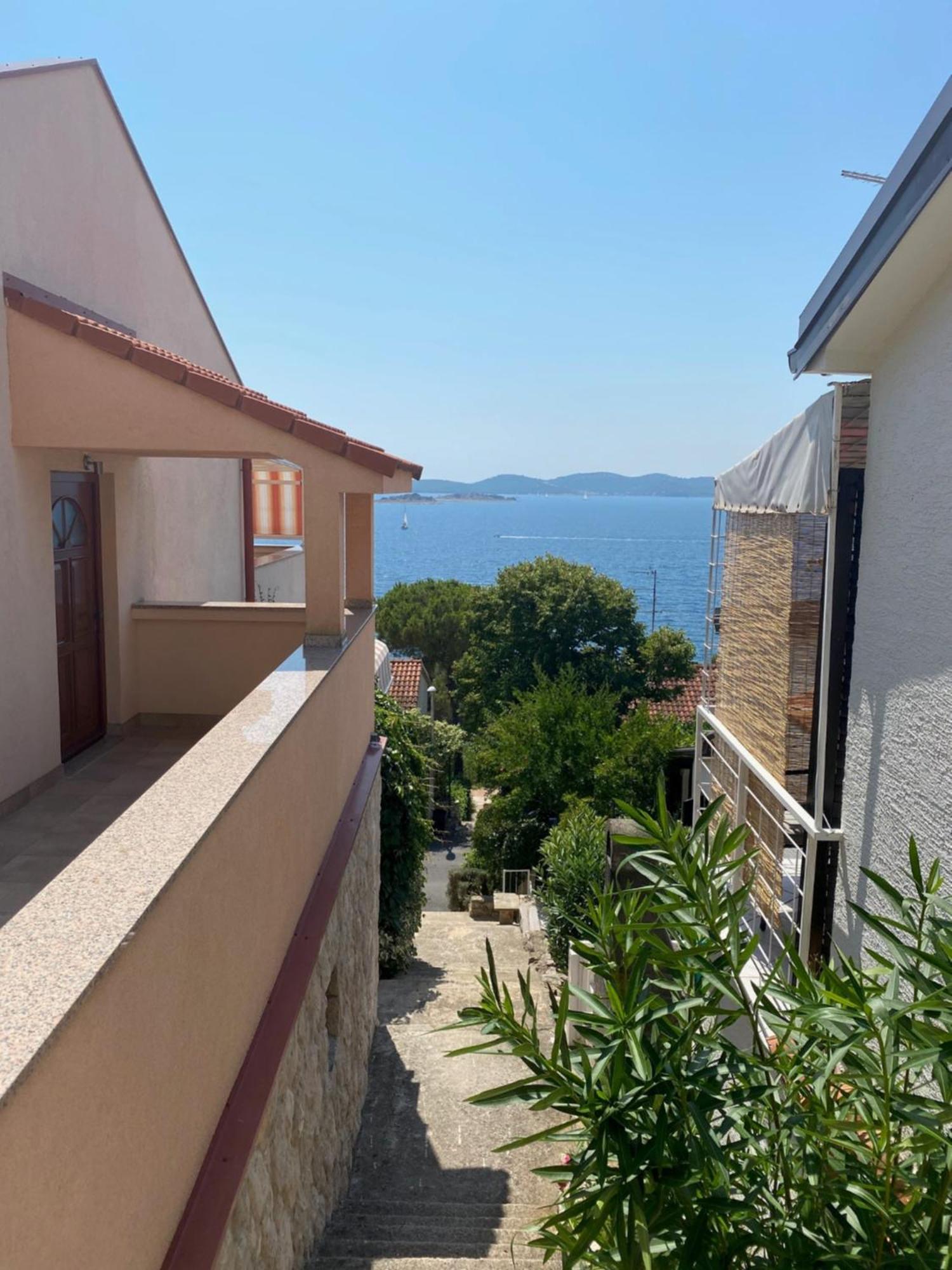 Apartment Mona 1, Fantastischer Meerblick Drage Εξωτερικό φωτογραφία